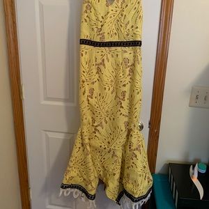New never worn yellow bodycon dress